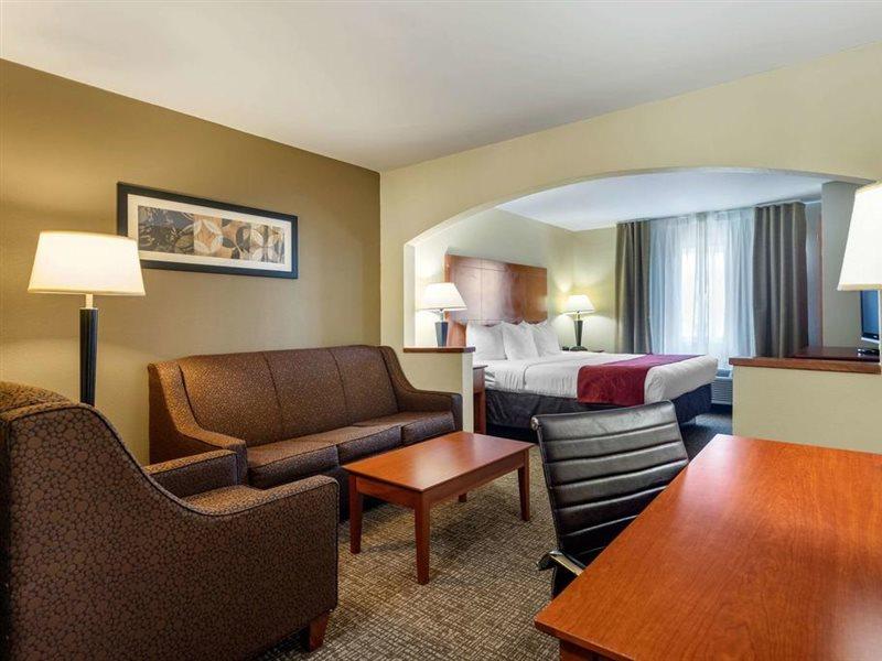 Hotel Comfort North Dallas