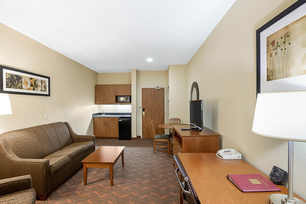 Hotel Comfort North Dallas