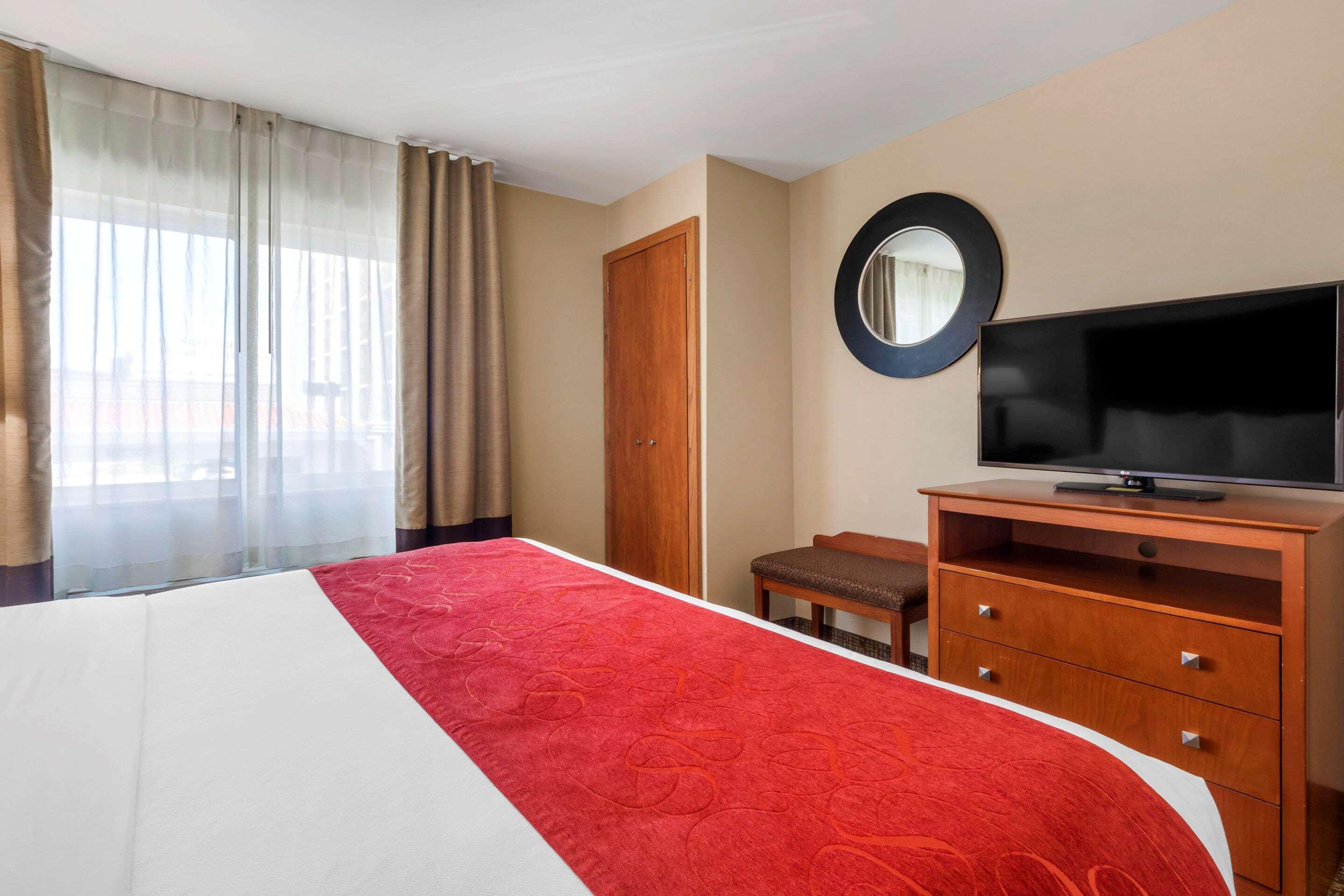 Hotel Comfort North Dallas